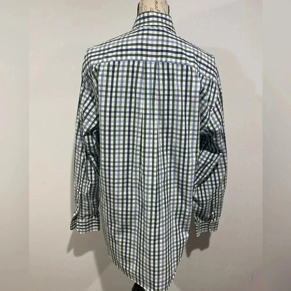 Vineyard Vines Blue/Green Plaid button down shirt. Size Medium - Picture 3 of 6